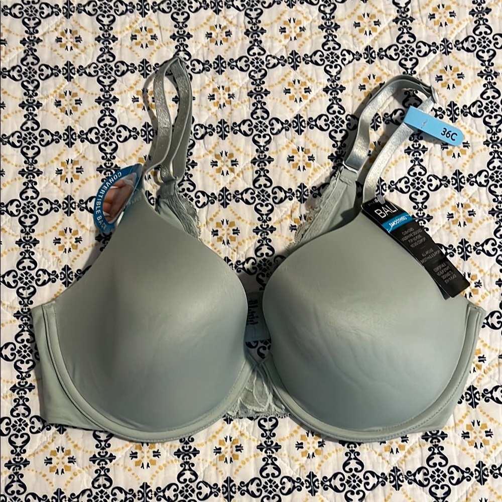 Bali Green Bra with Underwire Support and Adjustable Straps